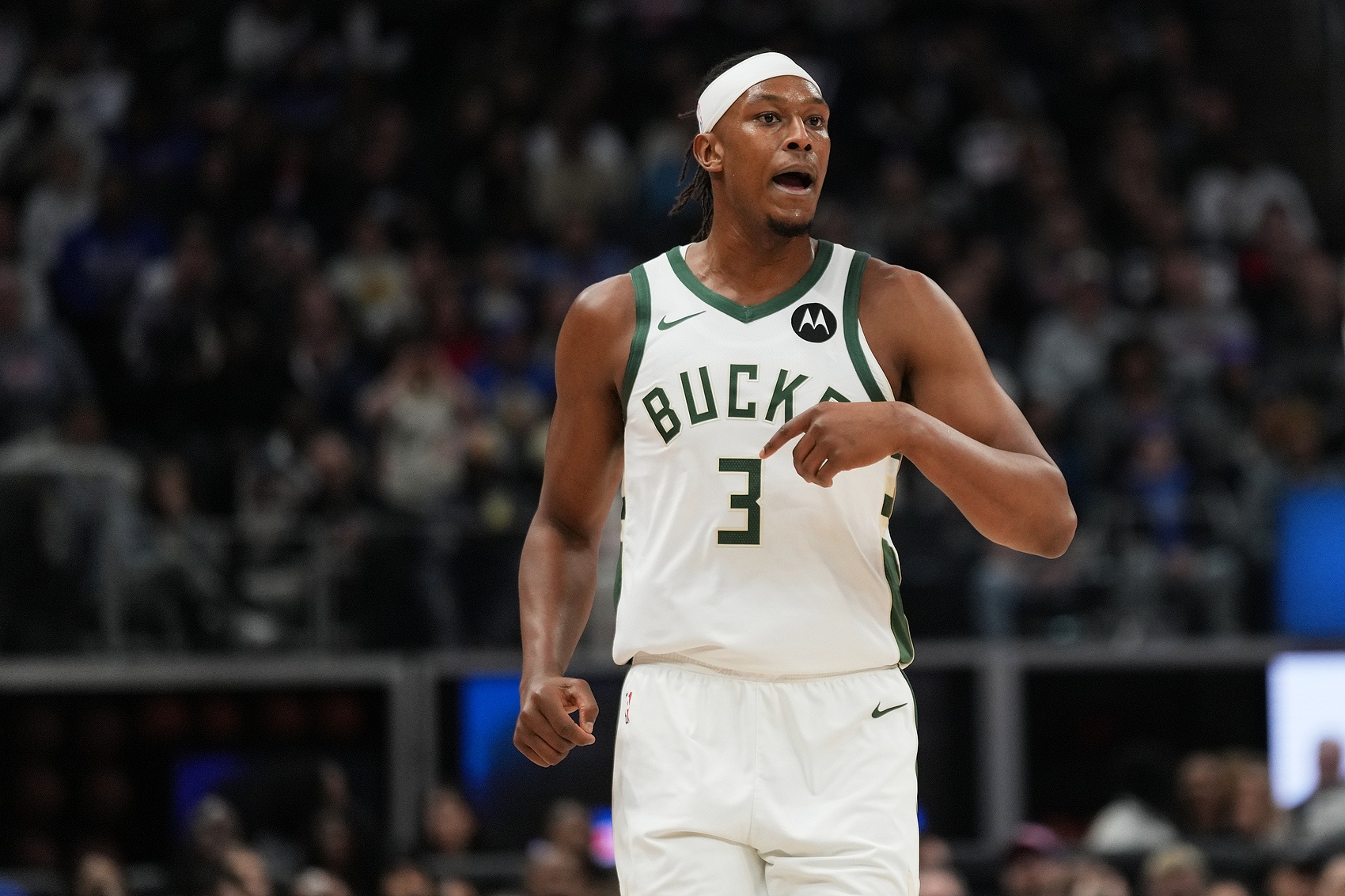 kaiyun-表现不俗！特纳半场9投5中&amp;罚球2中2 得到12分6板4帽